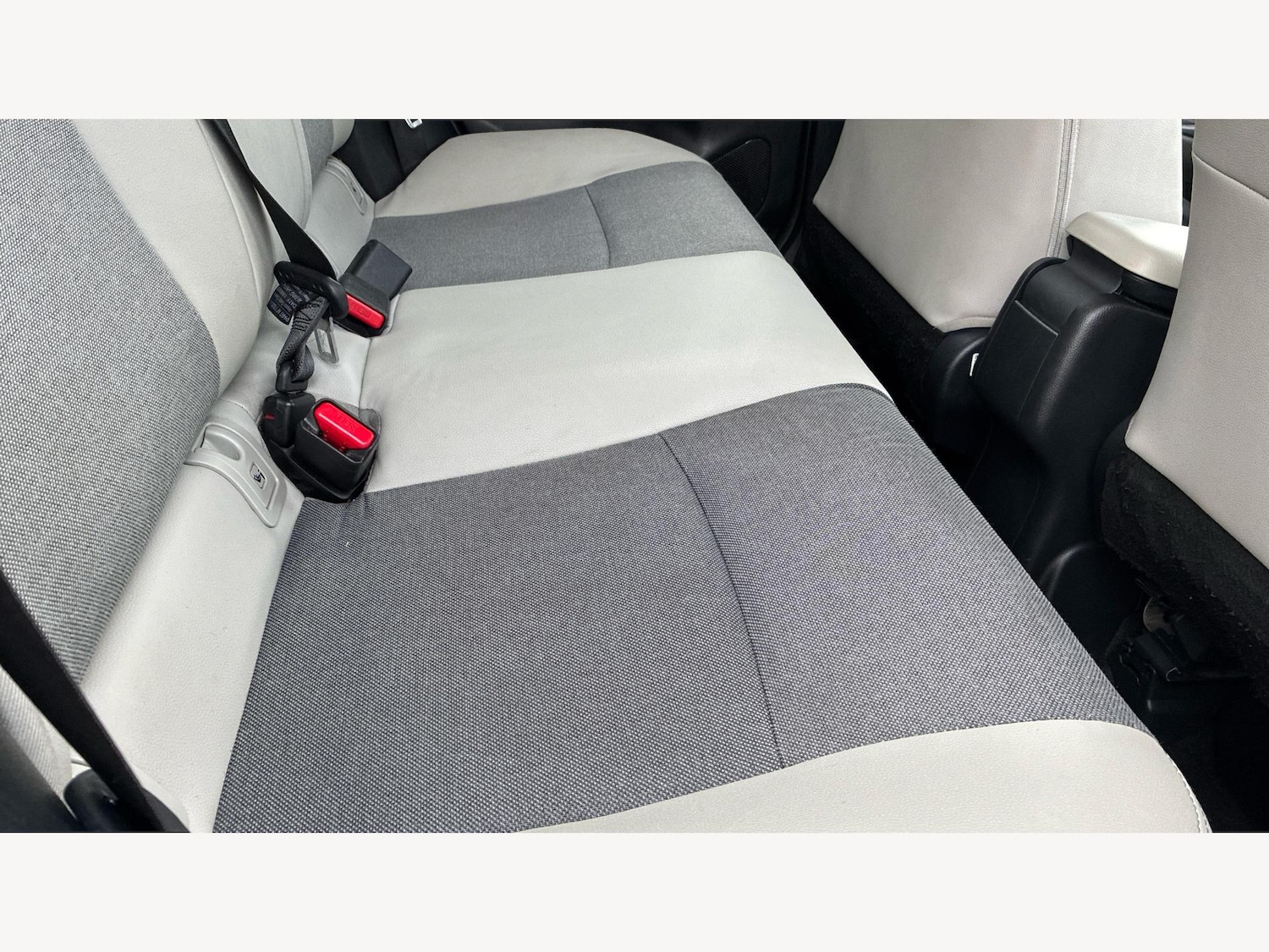Used Toyota Yaris 2023 for sale - 76327114: Photo 14