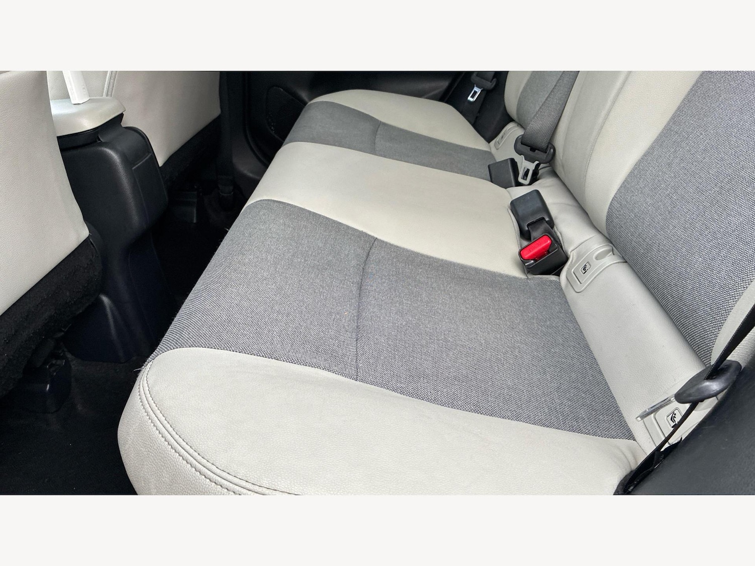 Used Toyota Yaris 2023 for sale - 76327114: Photo 15