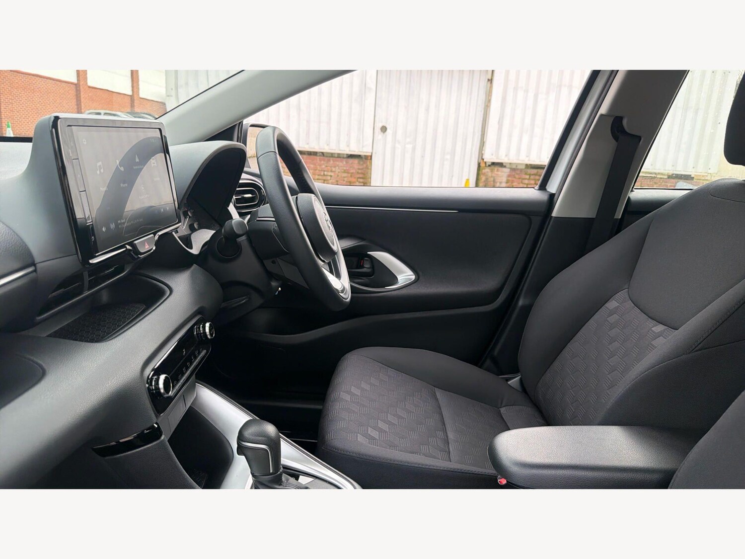 Used Toyota Yaris 2025 for sale - 77940119: Photo 13