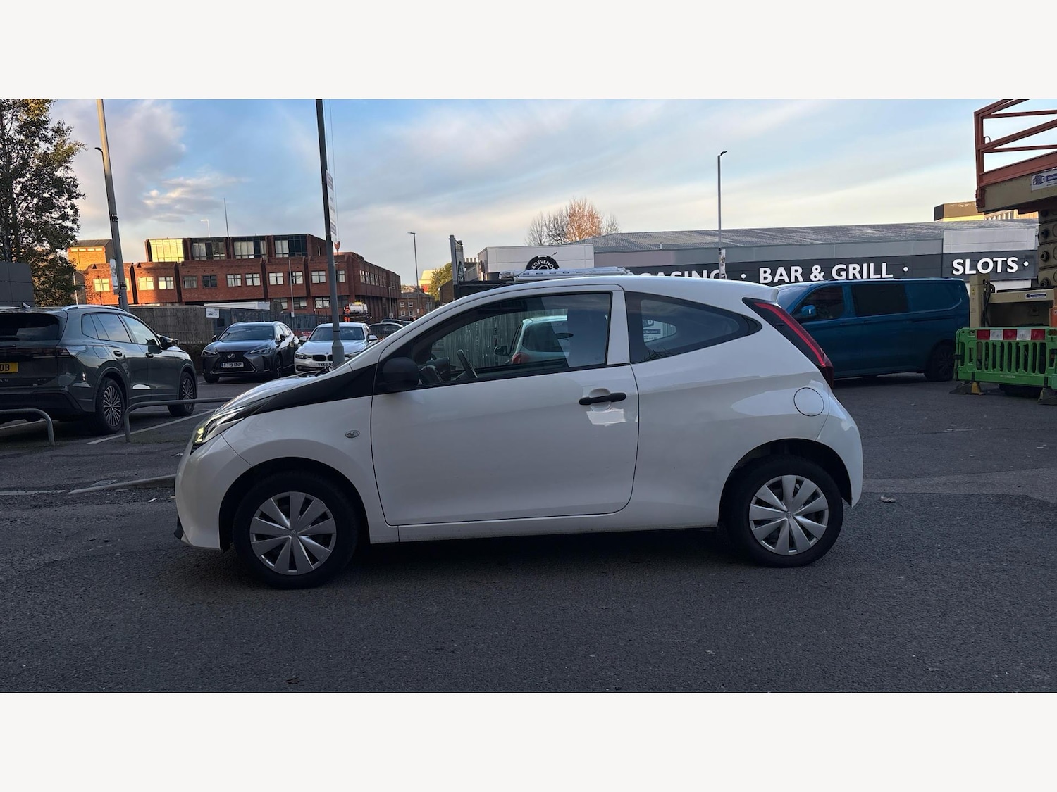 Used Toyota AYGO 2019 for sale - 76912997: Photo 19