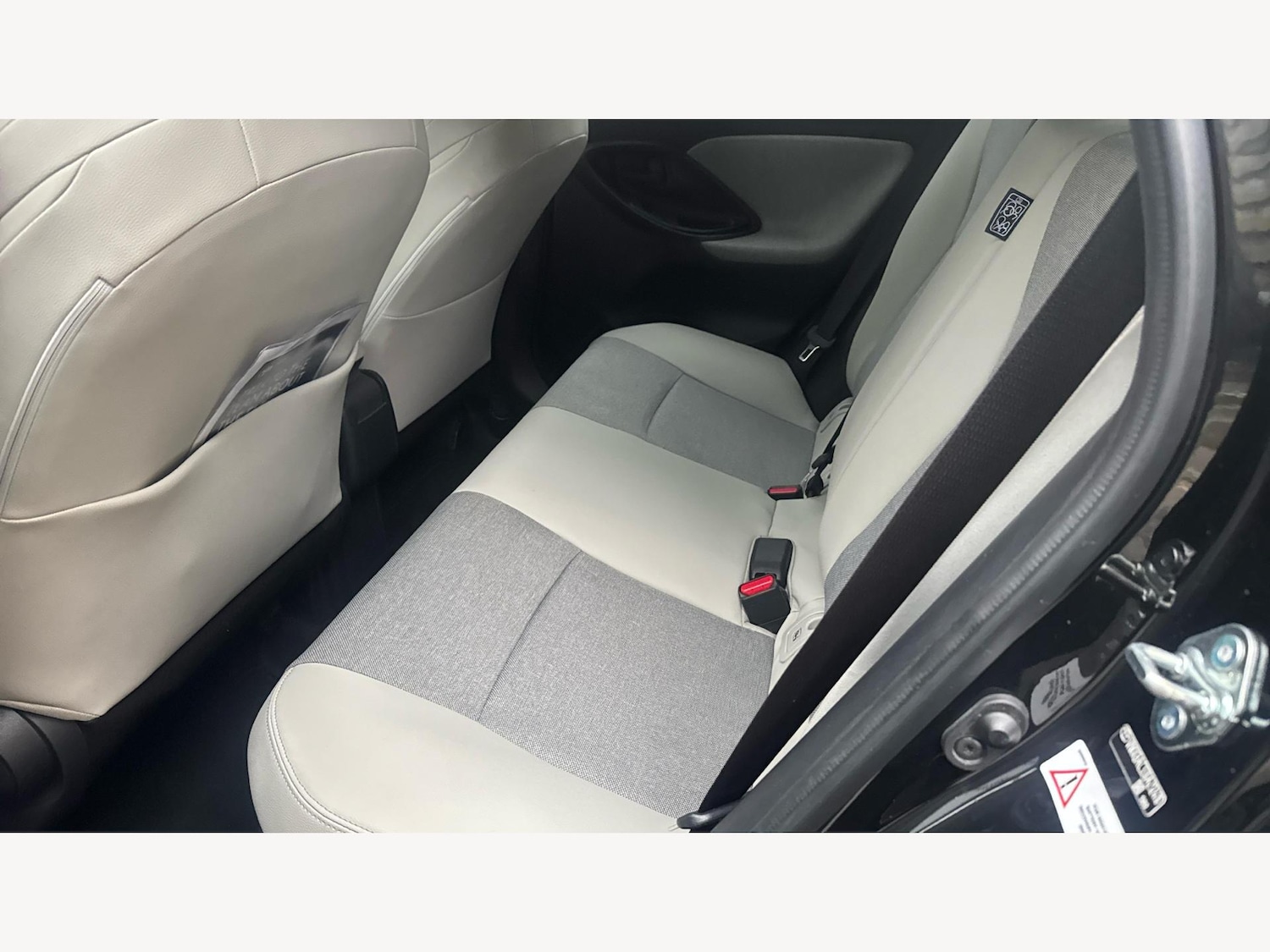 Used Toyota Yaris for sale - 77625618: Photo 15