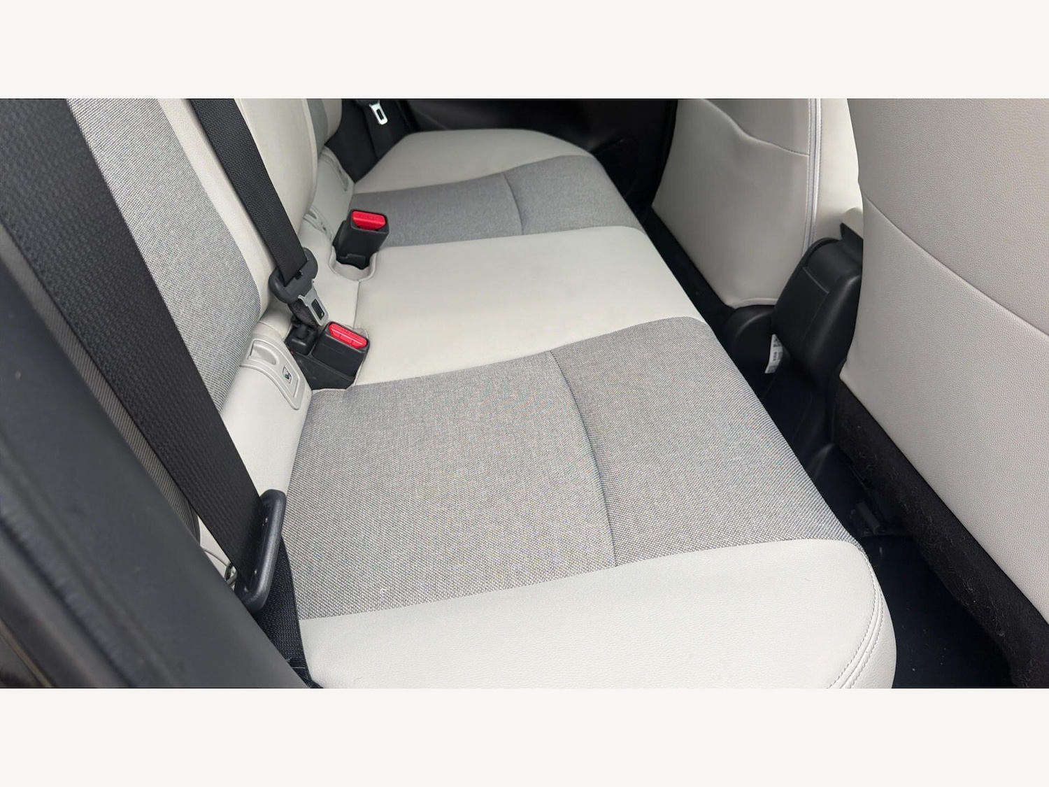 Used Toyota Yaris for sale - 77853211: Photo 15