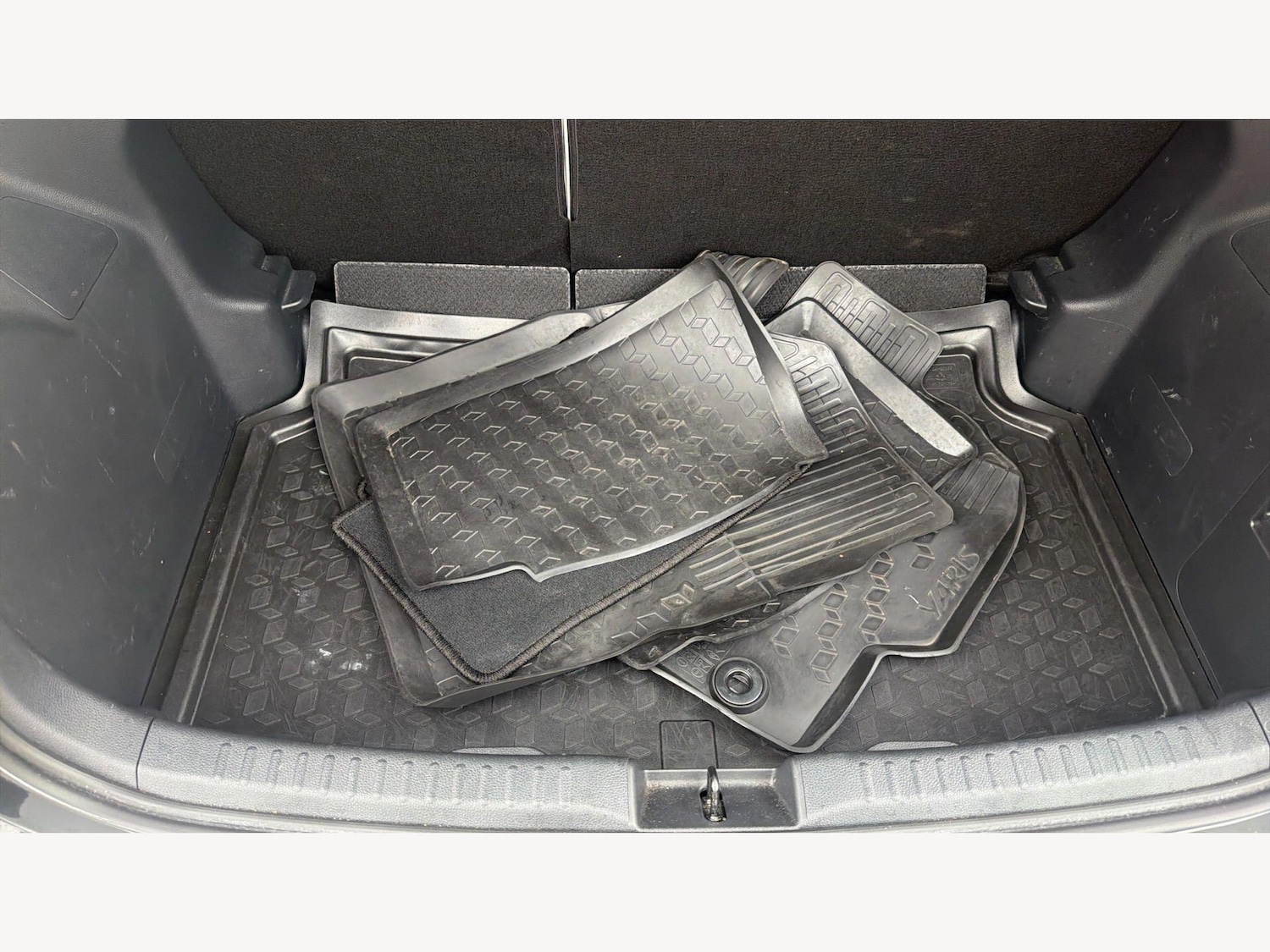 Used Toyota Yaris for sale - 77853211: Photo 17