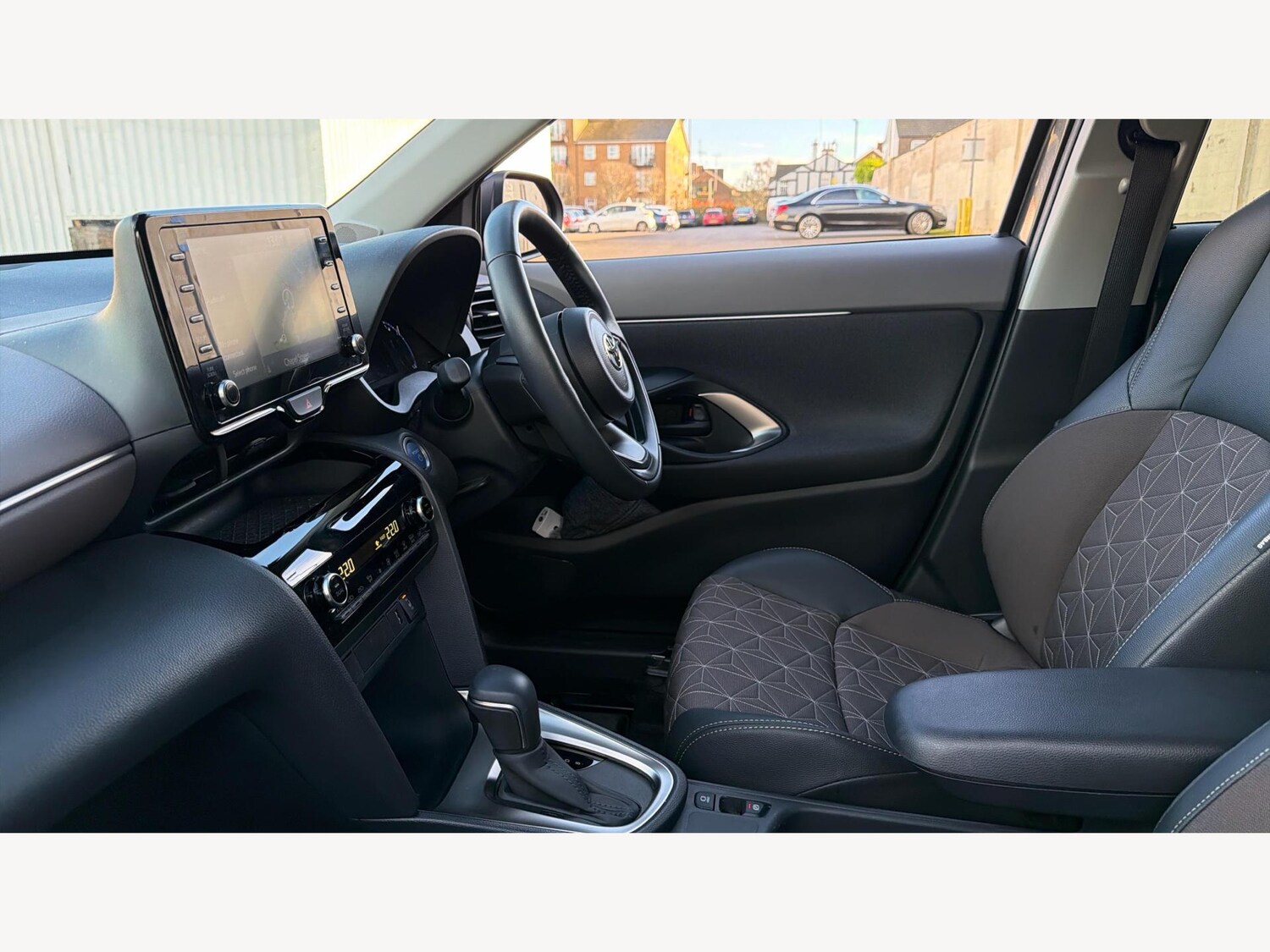 Used Toyota Yaris Cross 2024 for sale - 77237487: Photo 12