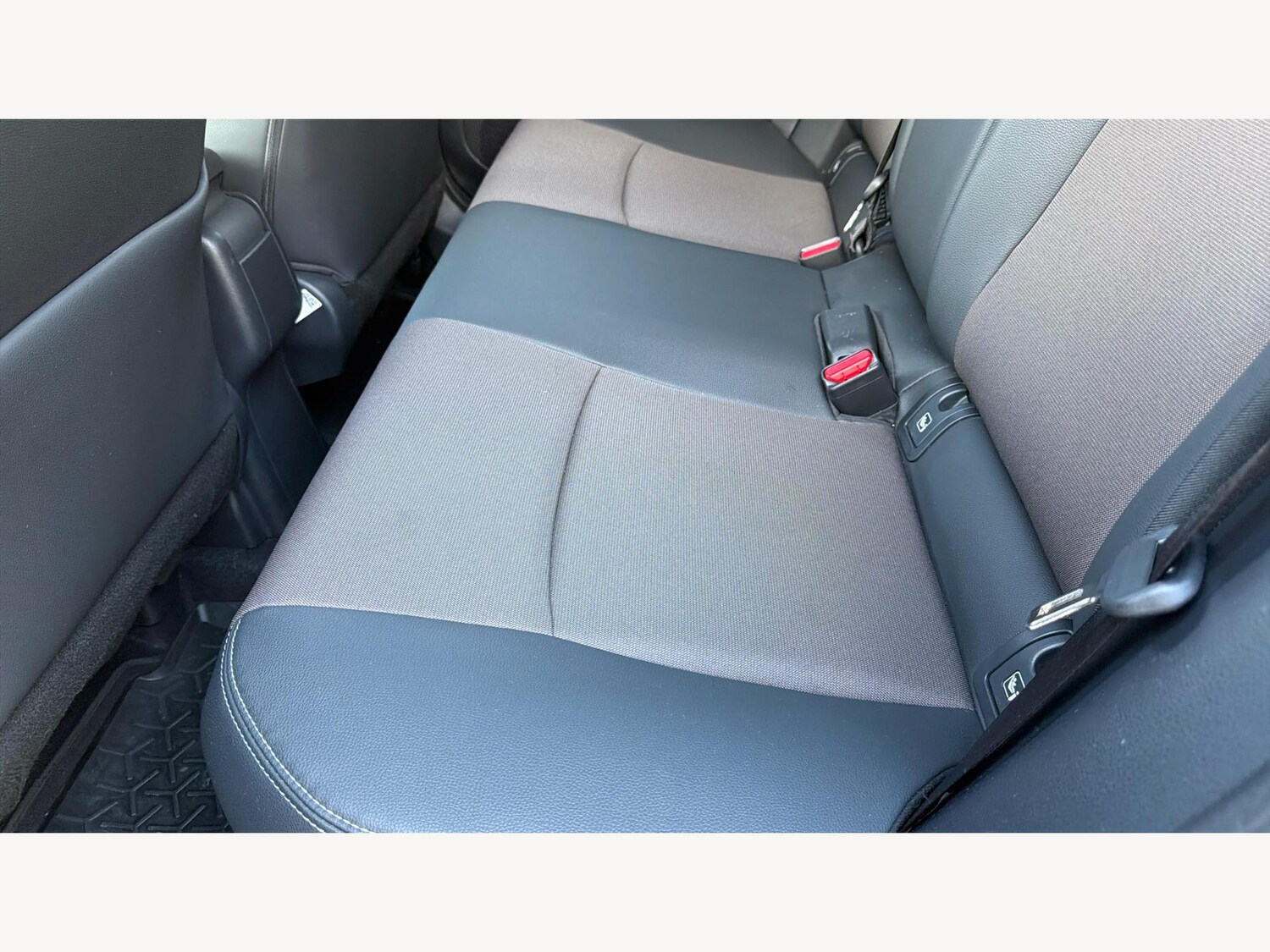 Used Toyota Yaris Cross 2024 for sale - 77237487: Photo 15