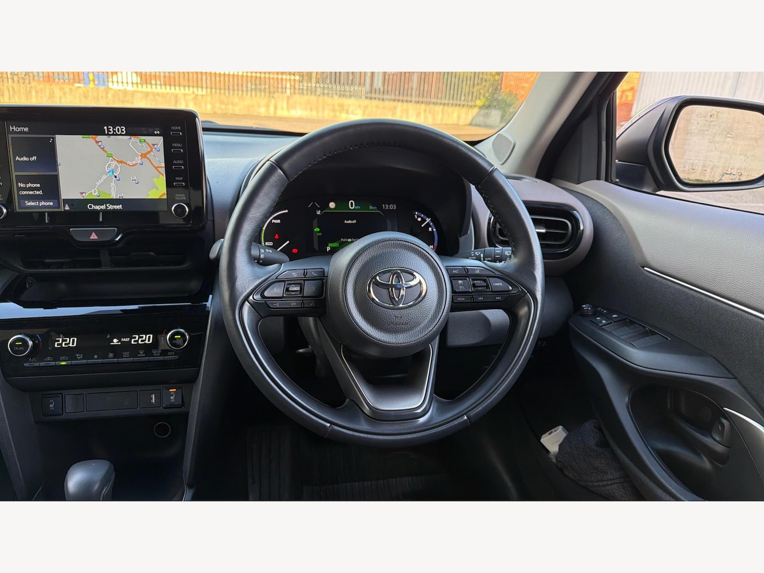 Used Toyota Yaris Cross 2024 for sale - 77237487: Photo 8