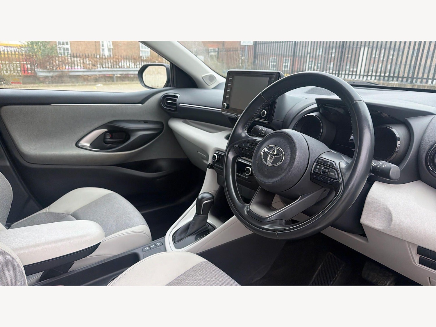 Used Toyota Yaris for sale - 77752917: Photo 14