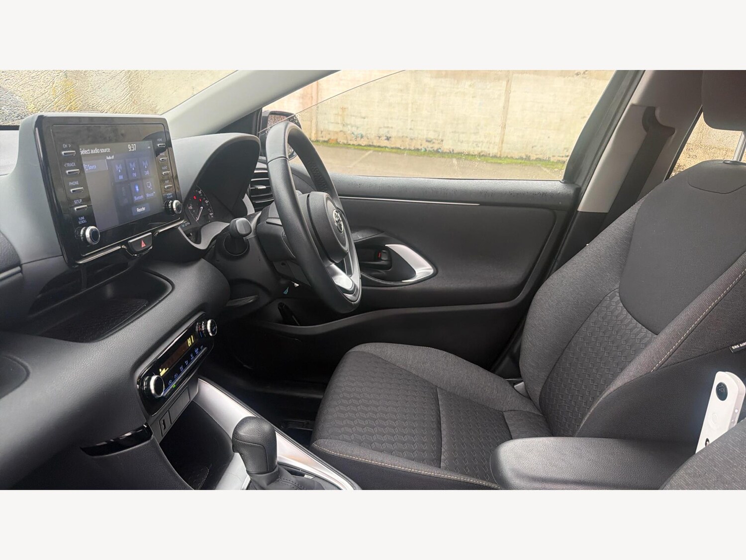 Used Toyota Yaris for sale - 77484400: Photo 13