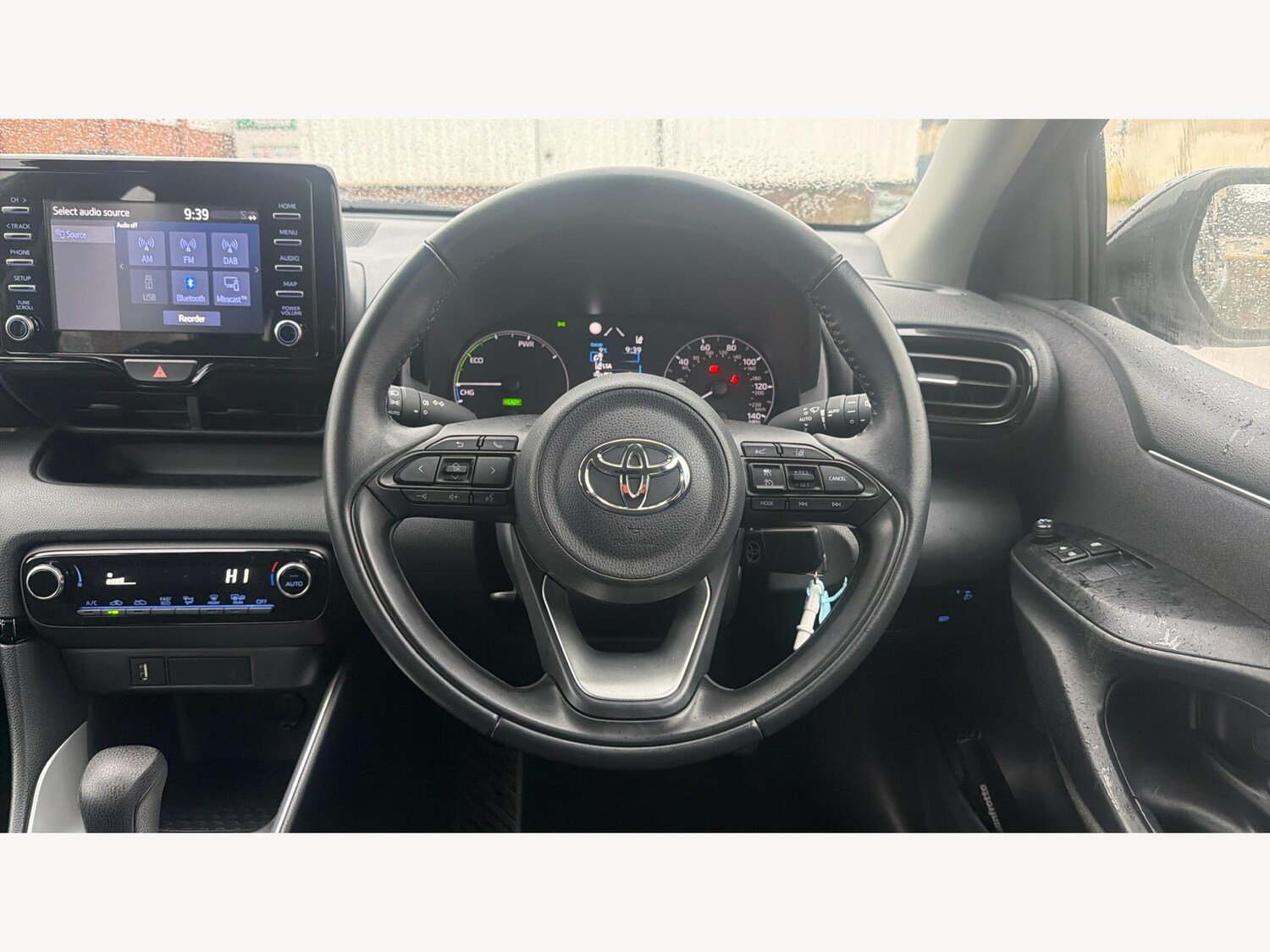 Used Toyota Yaris for sale - 77484400: Photo 9