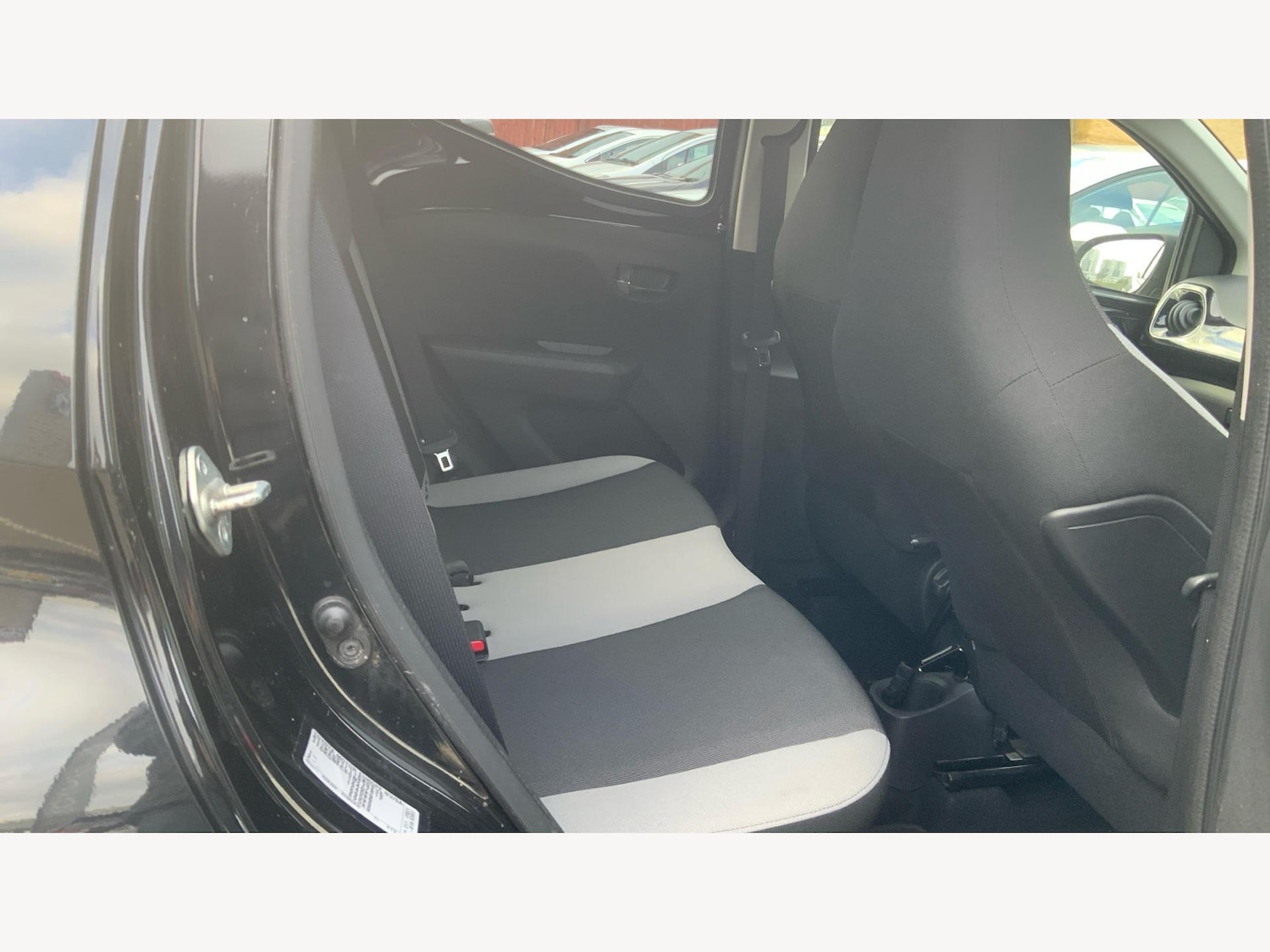 Used Toyota AYGO 2017 for sale - 77057527: Photo 14