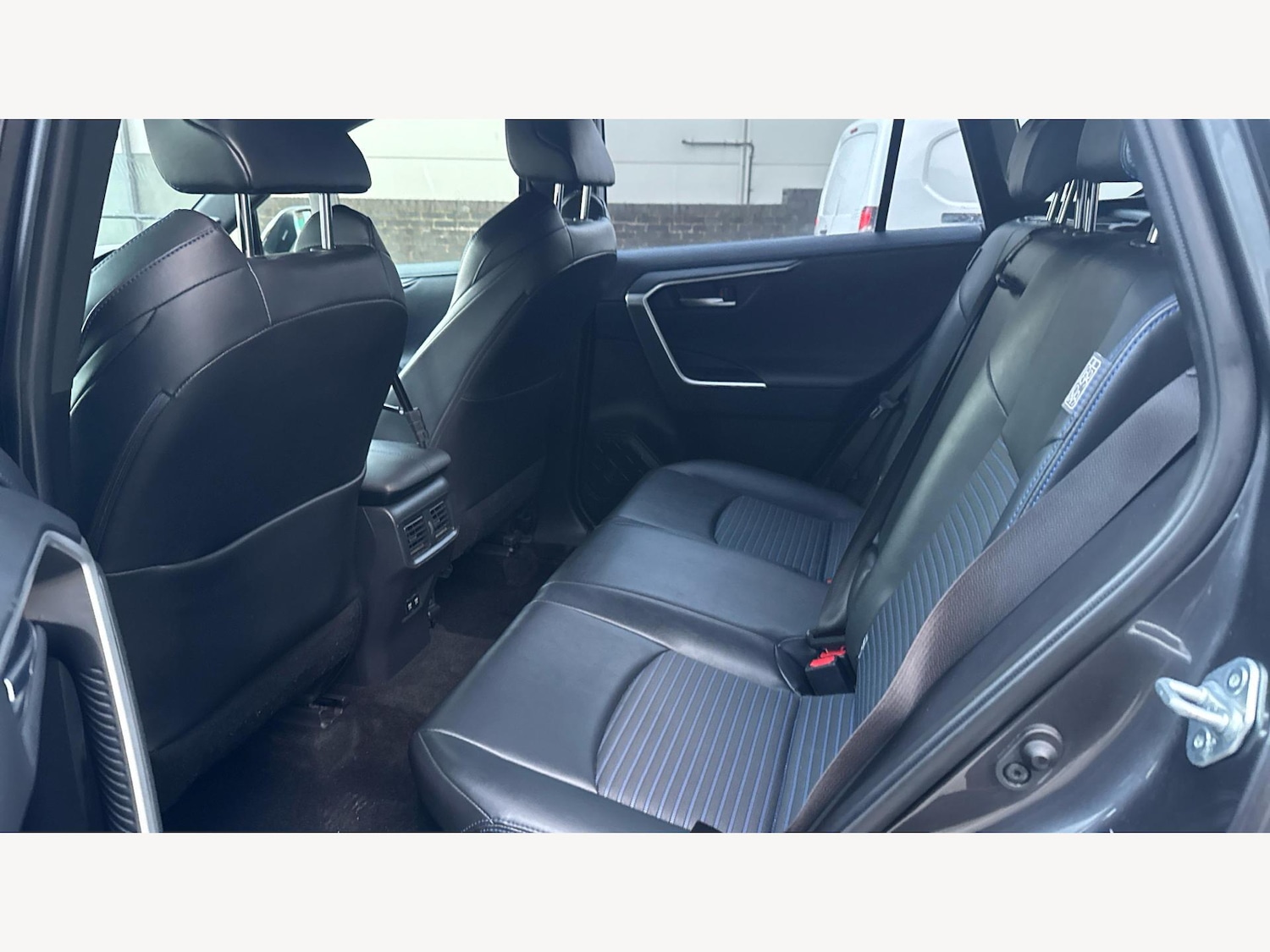 Used Toyota RAV4 2019 for sale - 76727268: Photo 15