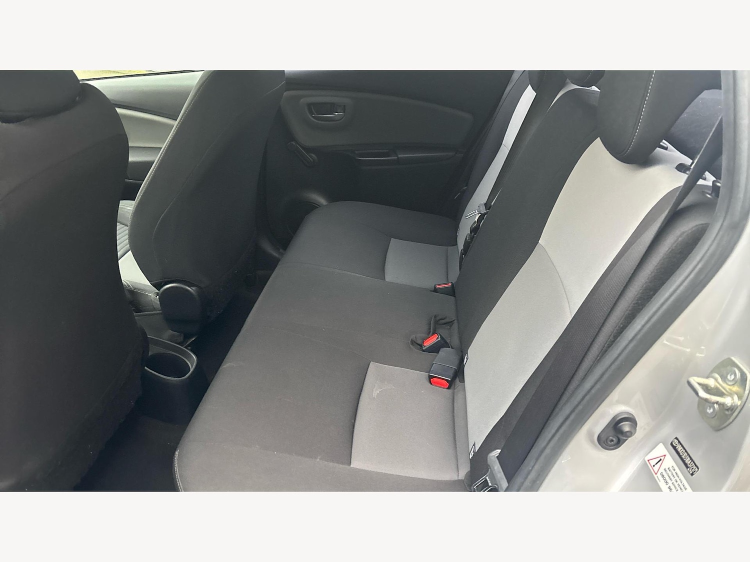 Used Toyota Yaris 2017 for sale - 77057253: Photo 15