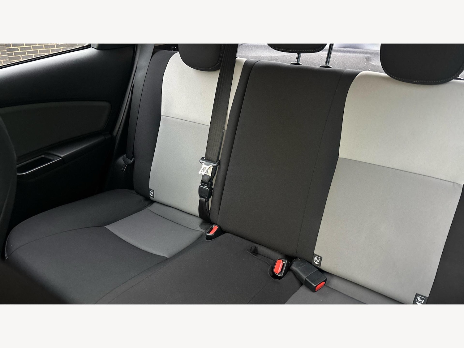 Used Toyota Yaris 2017 for sale - 77057253: Photo 23