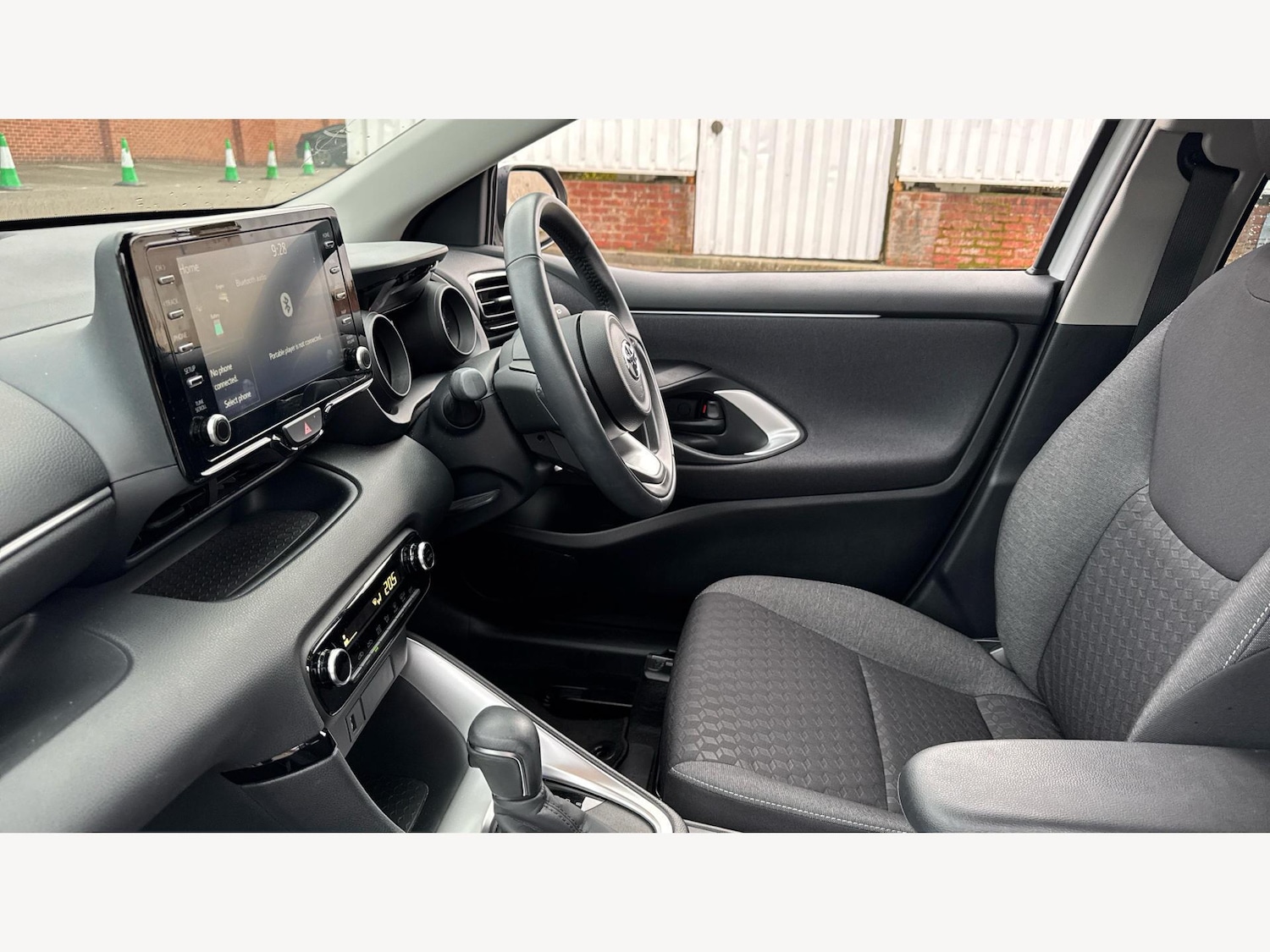 Used Toyota Yaris 2023 for sale - 76512294: Photo 12