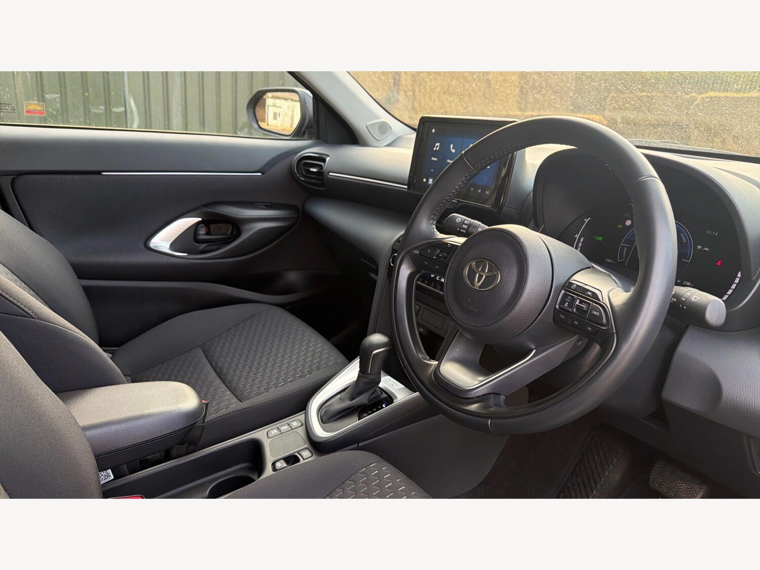Used Toyota Yaris Cross 2025 for sale - 77839858: Photo 14