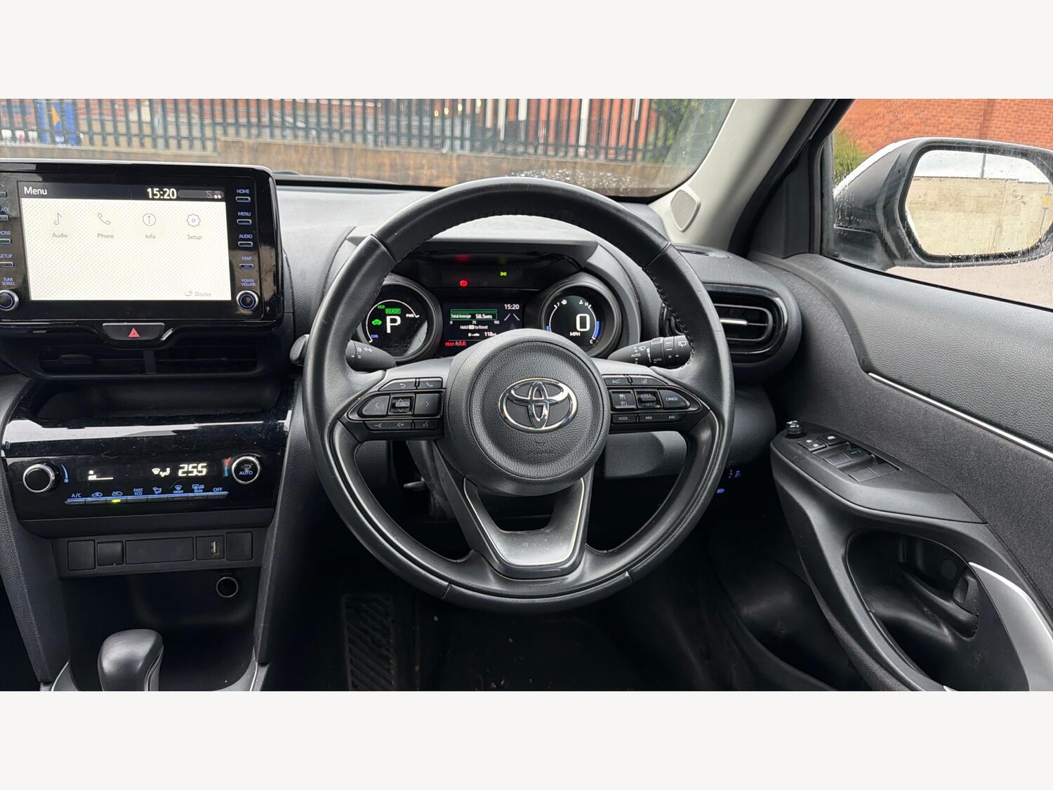 Used Toyota Yaris Cross 2023 for sale - 77574893: Photo 8