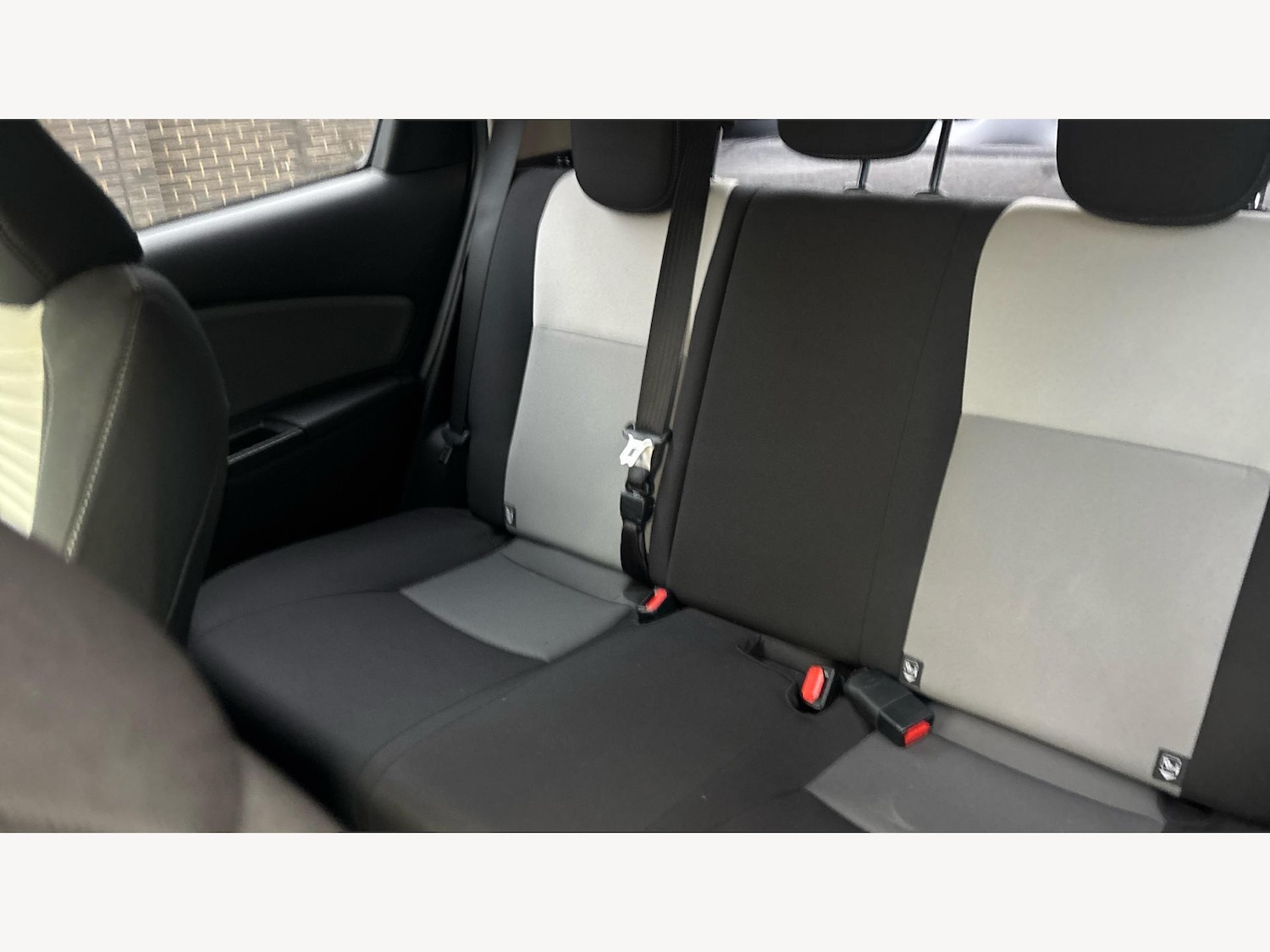 Used Toyota Yaris 2017 for sale - 77278523: Photo 22