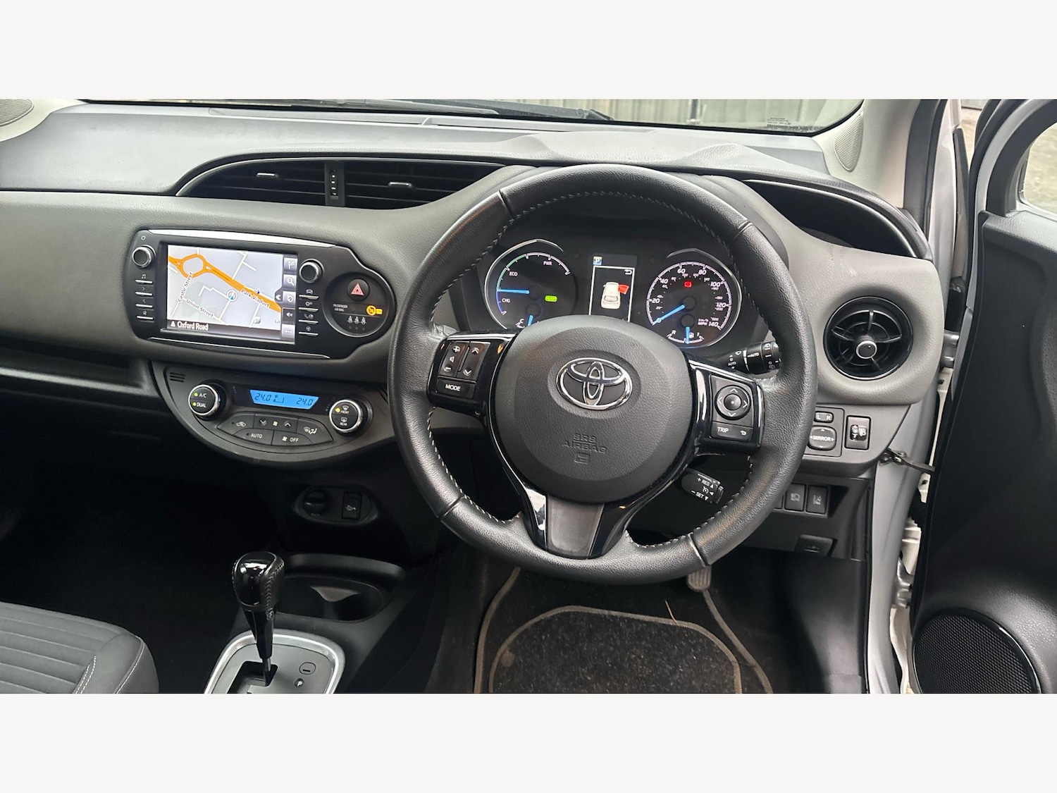 Used Toyota Yaris 2017 for sale - 77278523: Photo 8