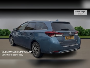 Used Toyota Auris 2017 for sale - 77633500: Photo