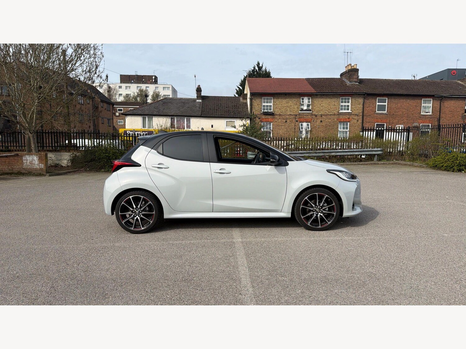 Used Toyota Yaris 2023 for sale - 77978023: Photo 19