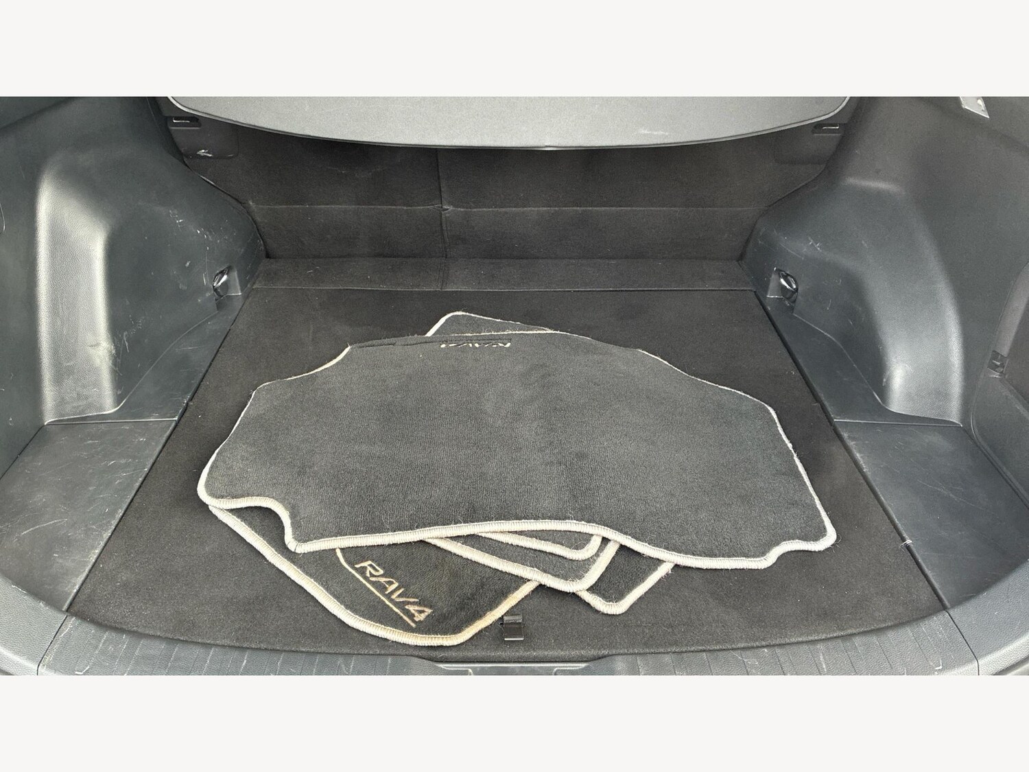 Used Toyota RAV4 2020 for sale - 76326362: Photo 16