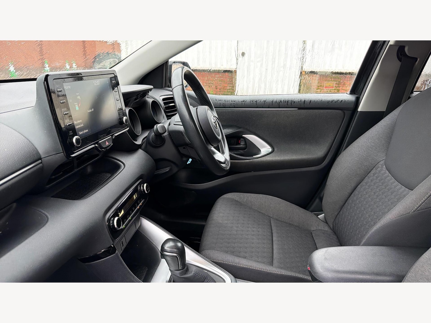 Used Toyota Yaris 2021 for sale - 77238350: Photo 12