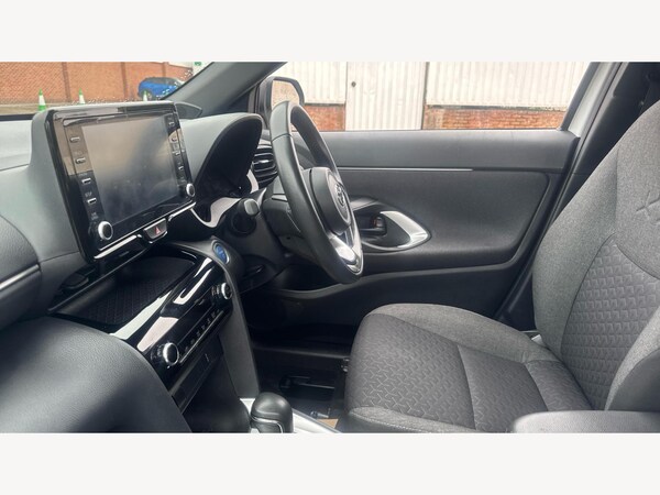 Used Toyota Yaris Cross 2023 for sale - 75624123: Photo 12