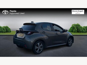 Used Toyota Yaris 2024 for sale - 77658089: Photo