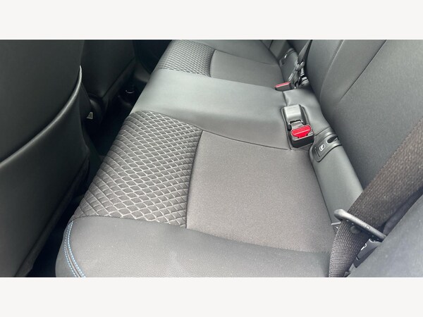 Used Toyota Yaris 2024 for sale - 76094192: Photo 15