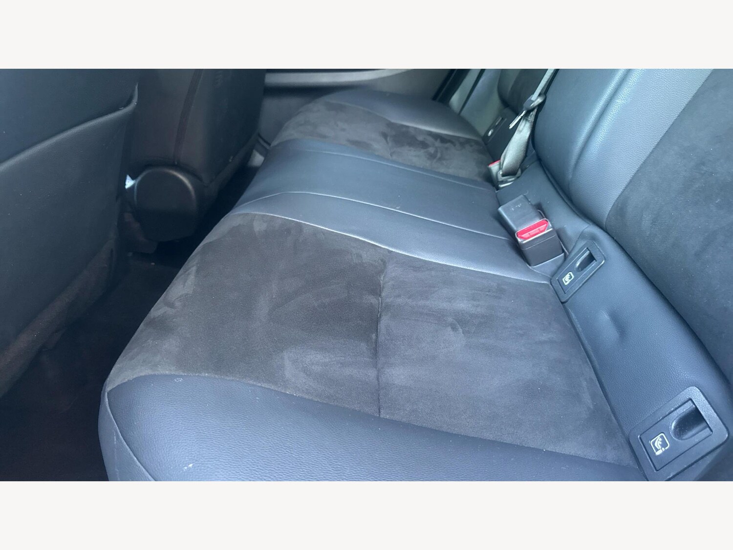 Used Toyota C-HR 2023 for sale - 75977621: Photo 15