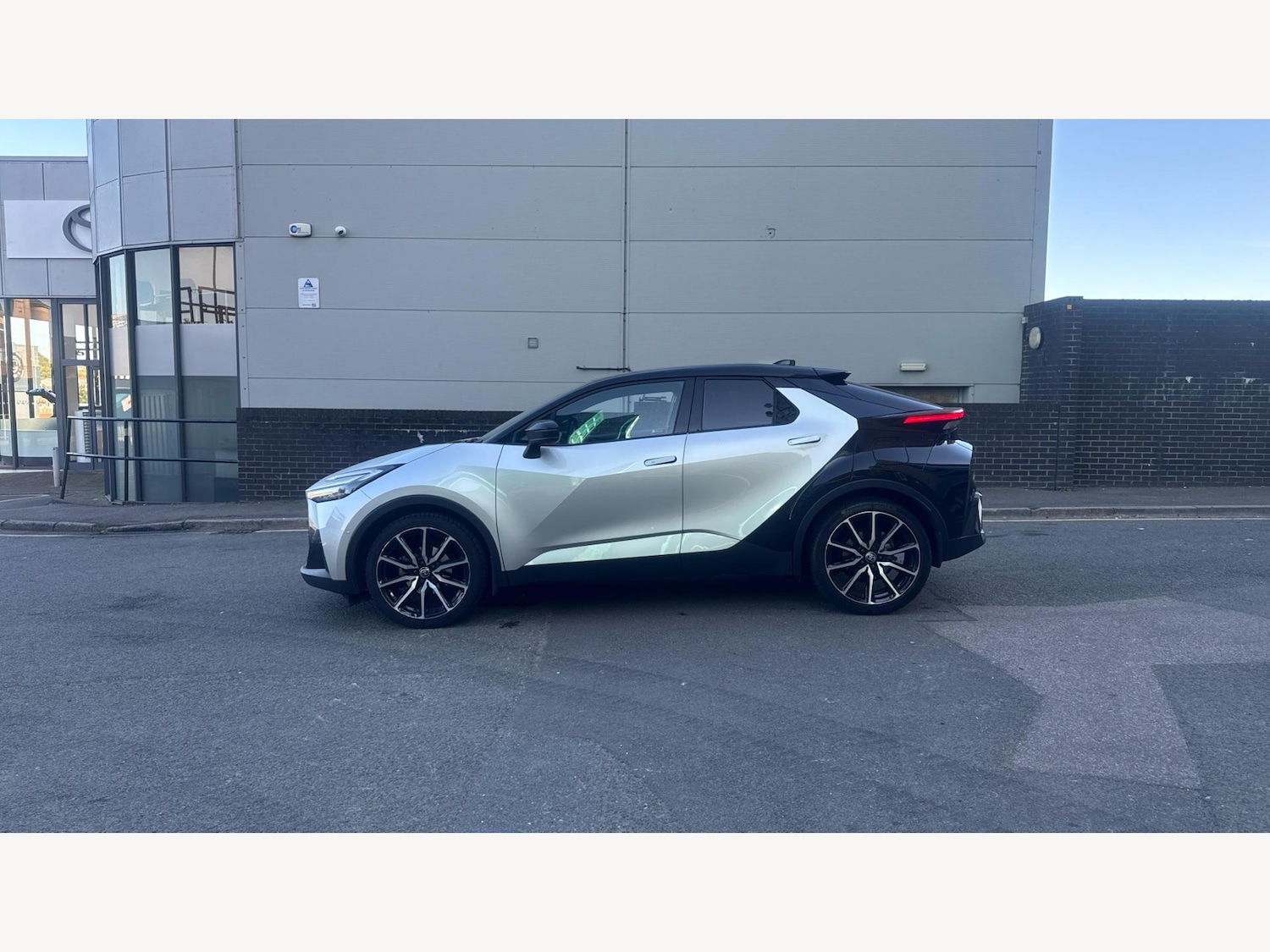 Used Toyota C-HR 2023 for sale - 75977621: Photo 19