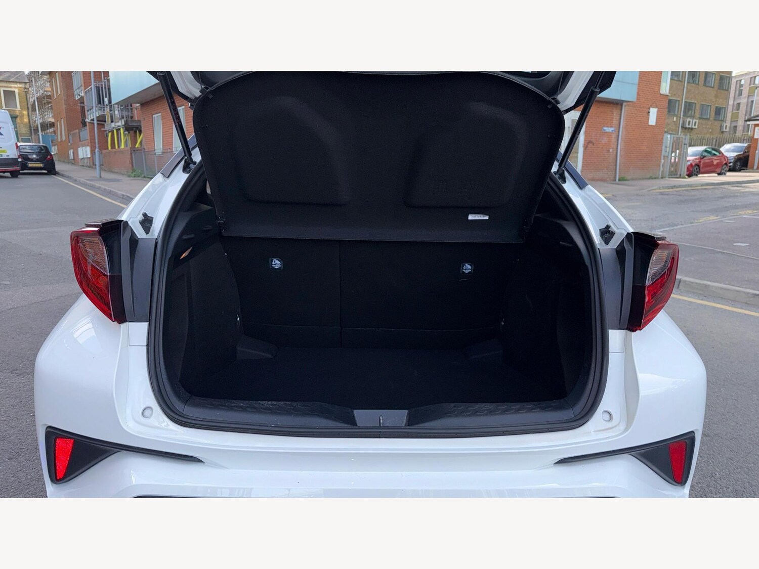 Used Toyota C-HR 2022 for sale - 75977928: Photo 16