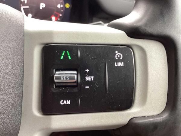 Used Land Rover Defender 2023 for sale - 76161955: Photo 13