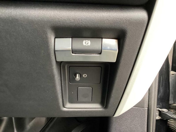 Used Land Rover Defender 2023 for sale - 76161955: Photo 26