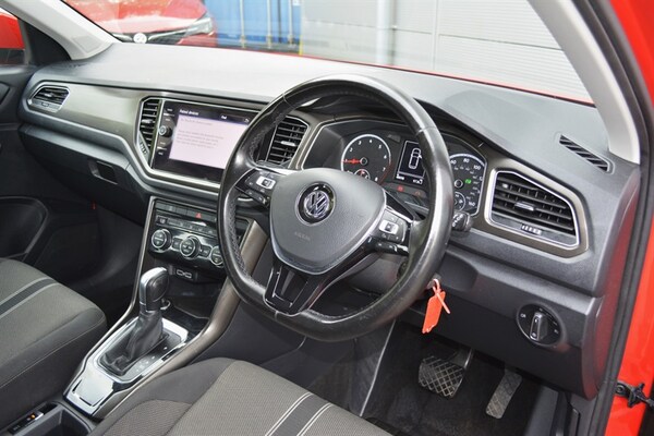 Used Volkswagen T-Roc 2018 for sale - 76148497: Photo 12