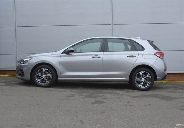 Used Hyundai i30 2022 for sale - 76133125: Photo 4