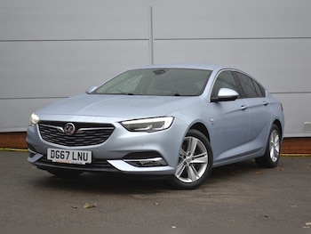 Used Vauxhall Insignia 2017 for sale - 76148488: Photo 2