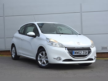 Used Peugeot 208 2013 for sale - 75384896: Photo