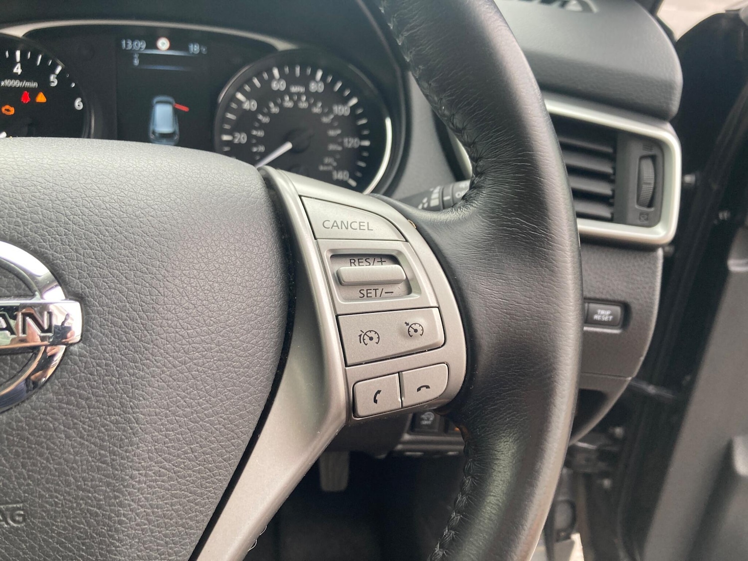 Used Nissan X-Trail 2017 for sale - 76013596: Photo 39