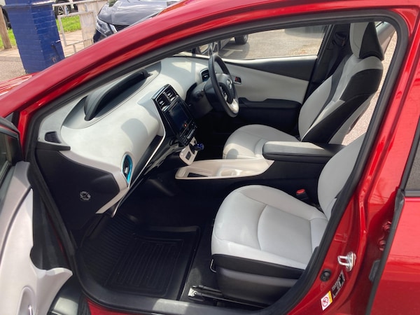 Used Toyota Prius 2018 for sale - 75618391: Photo 15