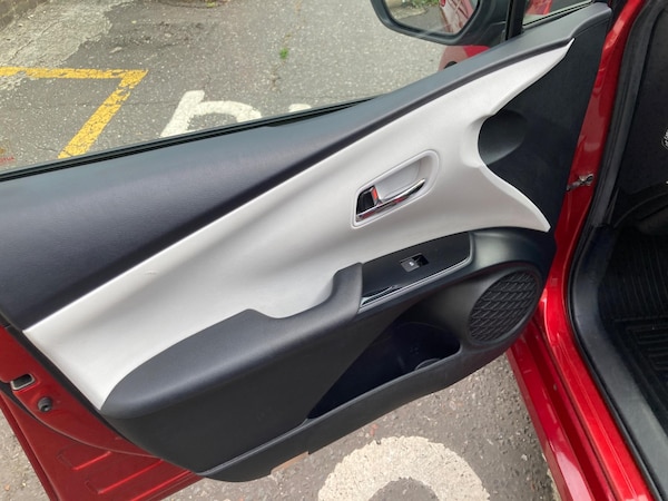 Used Toyota Prius 2018 for sale - 75618391: Photo 17
