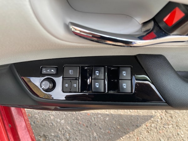 Used Toyota Prius 2018 for sale - 75618391: Photo 31