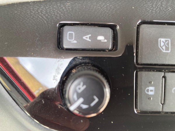 Used Toyota Prius 2018 for sale - 75618391: Photo 32