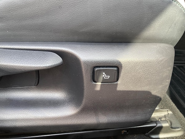 Used Toyota Prius 2018 for sale - 75618391: Photo 36