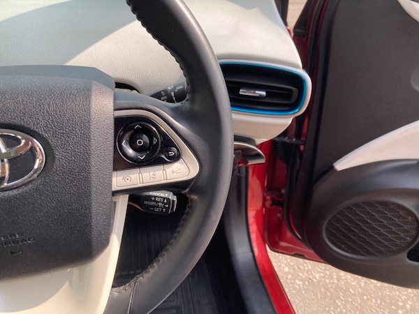 Used Toyota Prius 2018 for sale - 75618391: Photo 42