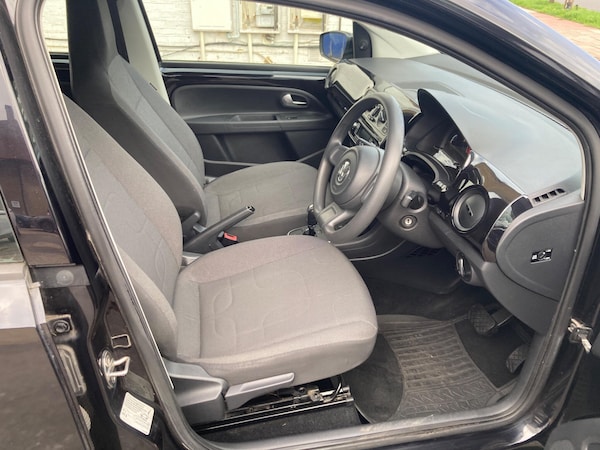 Used Volkswagen up! 2014 for sale - 76013531: Photo 16
