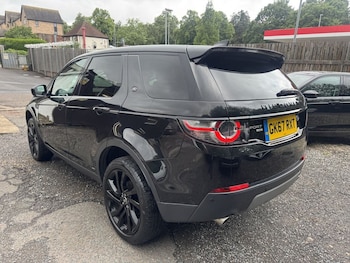 Used Land Rover Discovery Sport 2017 for sale - 78844205: Photo