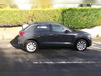 Used Volkswagen T-Roc 2019 for sale - 76409860: Photo