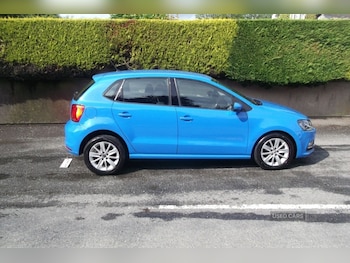 Used Volkswagen Polo 2015 for sale - 79085647: Photo