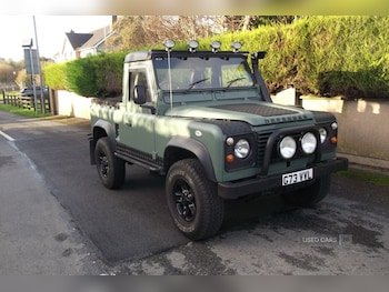 Land Rover - Defender 90